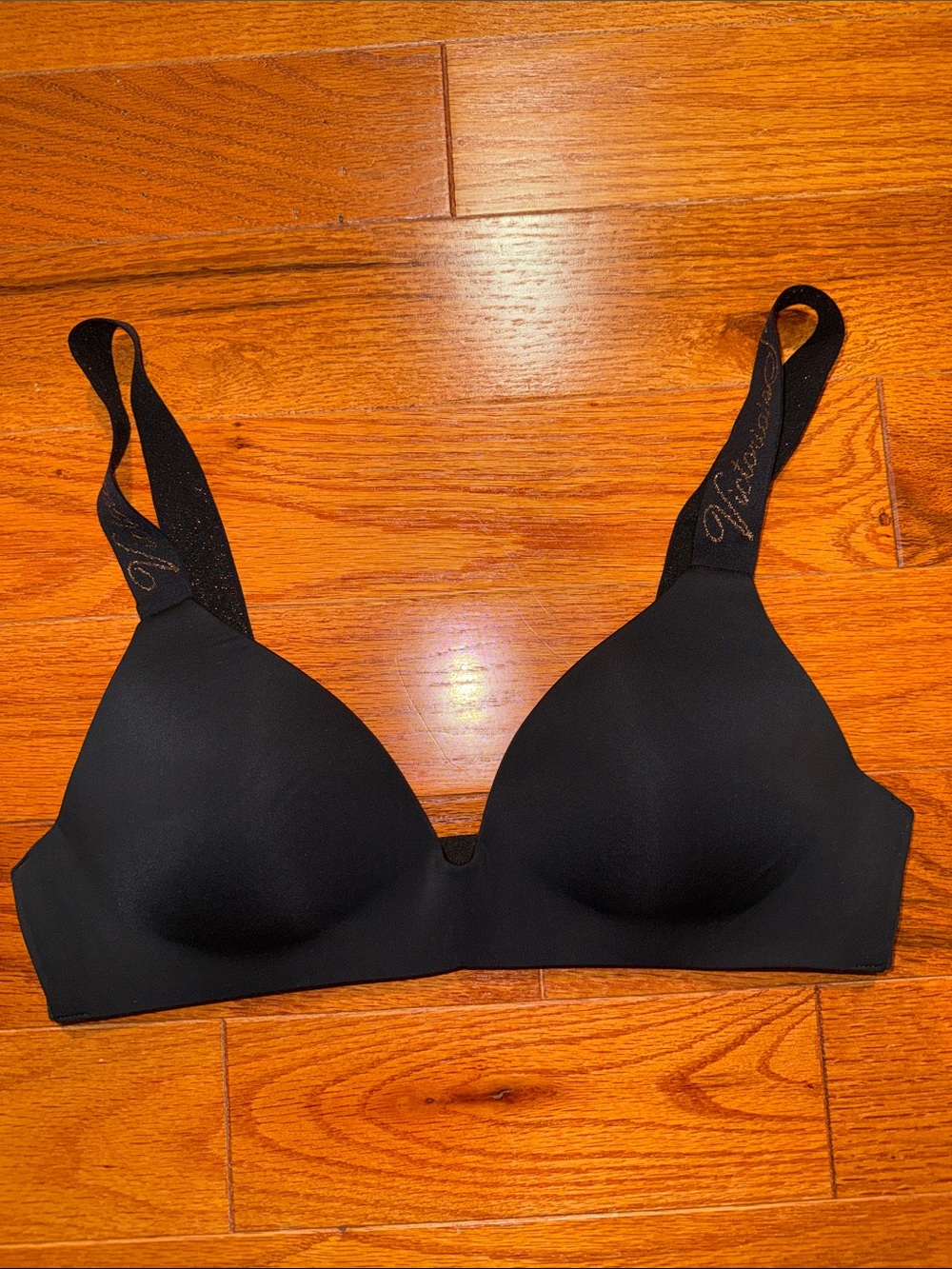 Victoria's Secret Black t-shirt lightly lined Wireless Bra with Logo Straps 34B